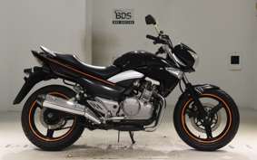 SUZUKI GSR250