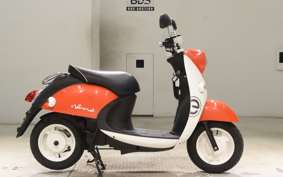 YAMAHA E-VINO SY11J