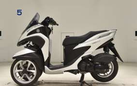 YAMAHA TRICITY 125 1997 SE82J