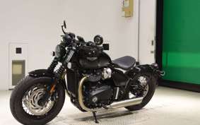 TRIUMPH BONNEVILLE BOBBER 2025