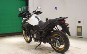 SUZUKI Vｽﾄﾛｰﾑ650XTA 2023 C733M