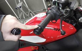 DUCATI DIAVEL V4 2023