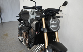 HONDA CB650R E-Clutch 2024 RH17