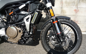 HUSQVARNA SVARTPILEN 401 2024