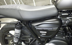 TRIUMPH STREET TWIN 2022