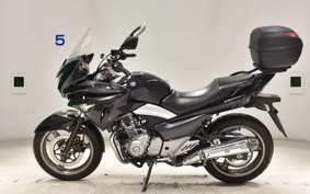 SUZUKI GSR250