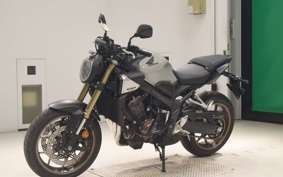 HONDA CB650R E-Clutch 2025 RH17
