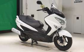 SUZUKI SKYWAVE 200 (Burgman 200)