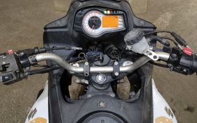 SUZUKI DL650 ( V-Strom 650 ) C7121