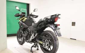 SUZUKI Vｽﾄﾛｰﾑ250A 2014