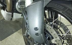 MOTO GUZZI V85 TT 2022