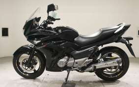SUZUKI GSR250F 2011