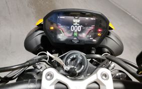 TRIUMPH STREET TRIPLE RS HDA614