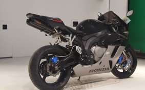 HONDA CBR1000RR 2004 SC57
