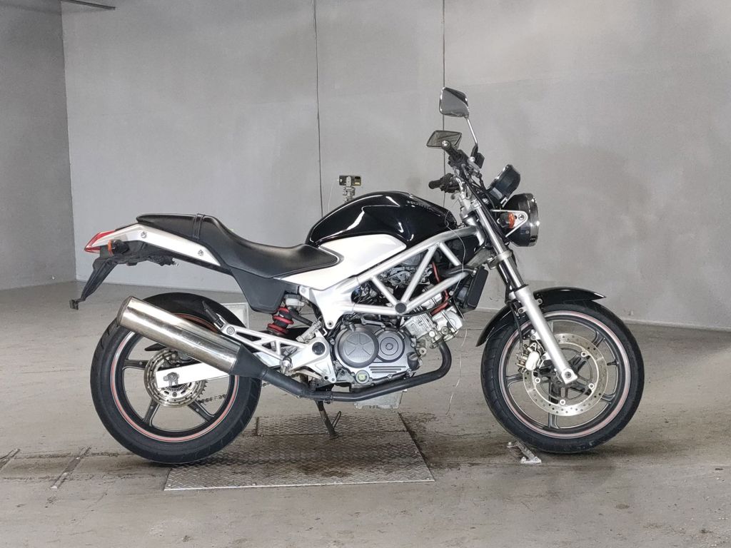 Фото Honda VTR 250 2010 с японского аукциона