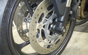 TRIUMPH STREET TRIPLE S 2021