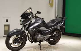 SUZUKI GSR250 2001
