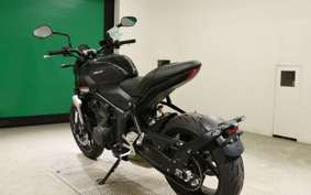 TRIUMPH TRIDENT 660 2025