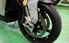 BMW S1000XR 2020 0E41
