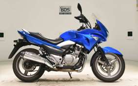 SUZUKI GSR250S 2017