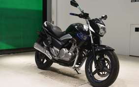 SUZUKI GSR250 2015