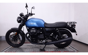 OTHER  MOTO GUZZI V7 3 STONE  2017 ZGULD