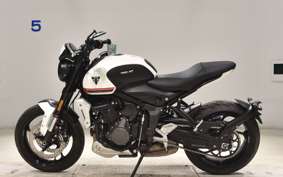 TRIUMPH TRIDENT 660 2021