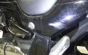 SUZUKI BOULEVARD M109R 2012