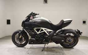 DUCATI DIAVEL AMG 2012