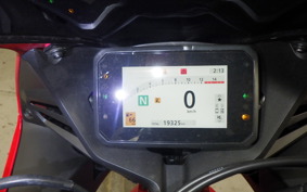 HONDA CBR650R E-Clutch 2025 RH17