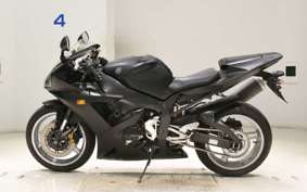 YAMAHA YZF-R1 2005