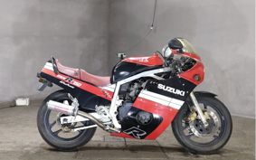 SUZUKI GSX-R750 GR71F