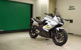 KAWASAKI ER600 F 2010