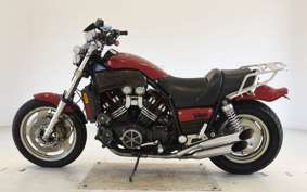 YAMAHA VMAX 2000