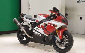 YAMAHA YZF-R7 2000