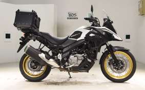 SUZUKI Vｽﾄﾛｰﾑ650XTA 2023 C733M