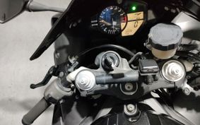 YAMAHA YZF-R1 2010 RN23