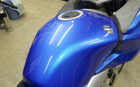 SUZUKI GSR250S
