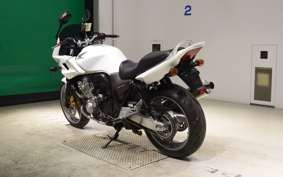 HONDA CB400 SUPER BOLDOR VTEC 2010 NC42