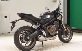 HONDA CB650R E-Clutch 2025 RH17