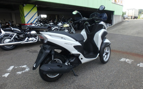 YAMAHA TRICITY 125 SE82J