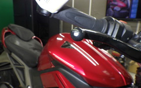 TRIUMPH STREET TRIPLE RS 2025