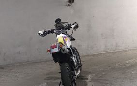 SUZUKI DR250R SJ45A