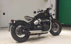 TRIUMPH BONNEVILLE BOBBER 2025
