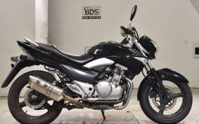 SUZUKI GSR250