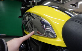 DUCATI SCRAMBLER ICON 2015