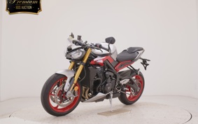 TRIUMPH STREET TRIPLE RX 2026