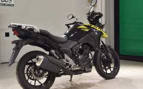 SUZUKI Vｽﾄﾛｰﾑ250 2018