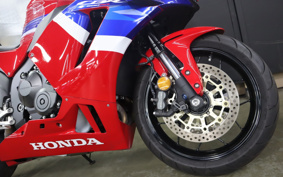 HONDA CBR600RR 2025 PC40