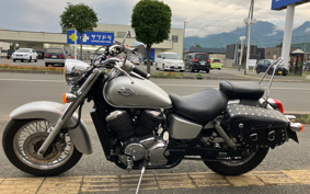 HONDA SHADOW 750 1999 RC44